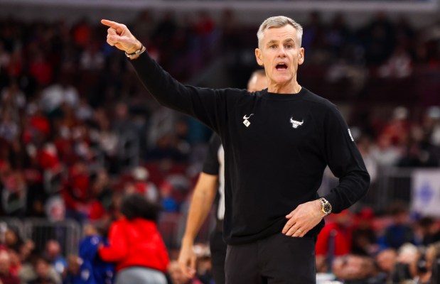 Chicago Bulls Head Coach Billy Donovan points for his players to move in the second quarter during a game against the Philadelphia 76ers, Friday, Dec. 26, 2025, at the United Center in Chicago. (Dominic Di Palermo/Chicago Tribune)
