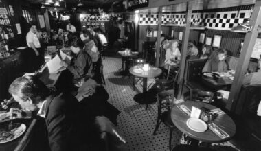 Pizzeria Uno opened in Old Town