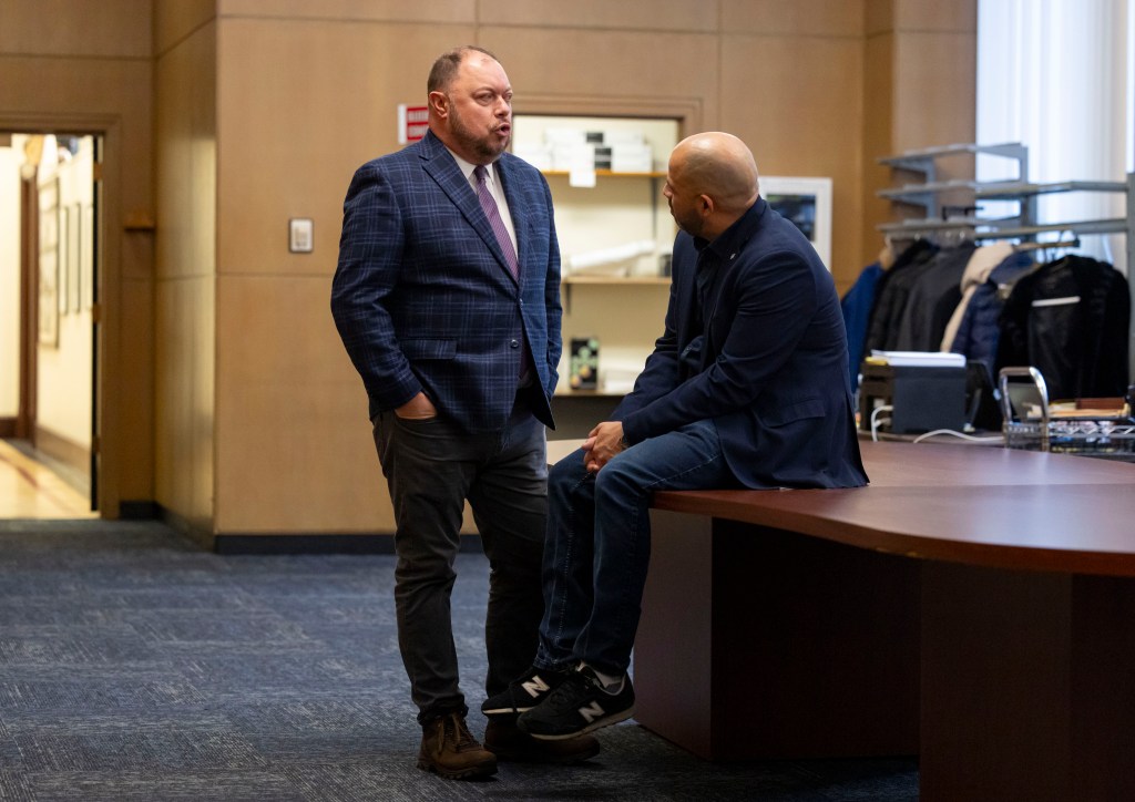 Chicago Zoning Committee meetings paused over chairperson squabble