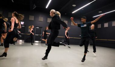 A year of big swings for Chicago dance