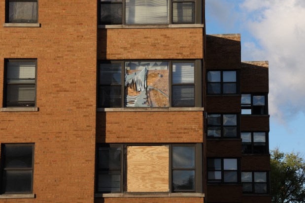 The building at 7500 S. South Shore Drive has lost many of its former tenants following a recent large scale raid by U.S. Immigration and Customs Enforcement agents in Chicago, Oct. 8, 2025. (Antonio Perez/Chicago Tribune)