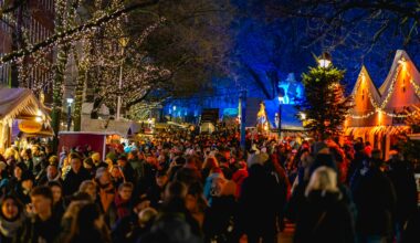Christmas consumerism: crowds gather at Christmas market