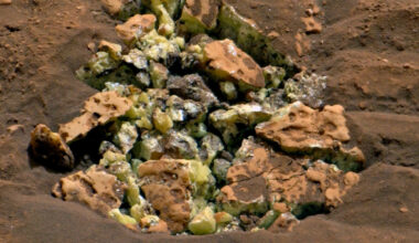 Curiosity Cracked Open a Rock on Mars And Revealed a Big Surprise : ScienceAlert