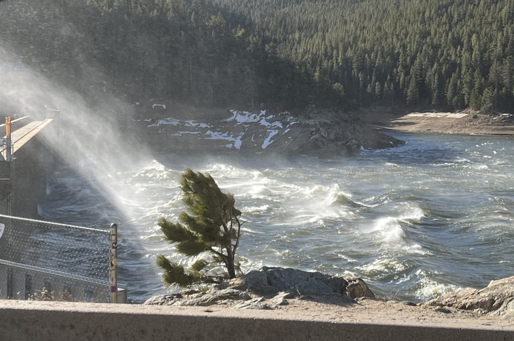 22,000 Boulder County customers without power amid planned shutoff, 90 mph wind gusts