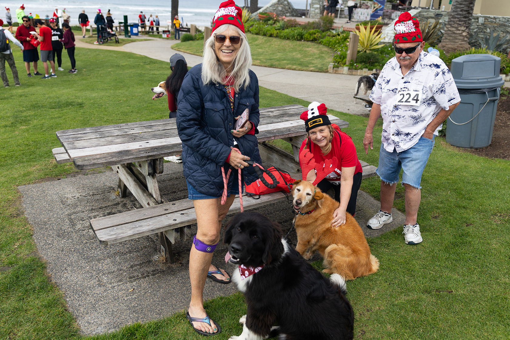 Ellen and Kiki with Gracie, Cynthia, and Tom (Jon Clark)