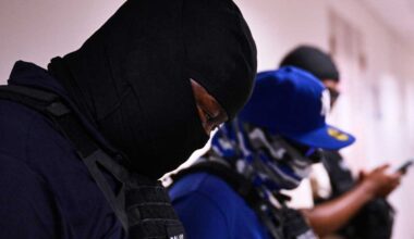 Face-covered ICE agents and unruly protesters reignite debate over a NYC mask ban