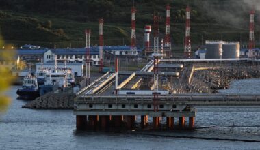 Oil prices steady as Russia-Ukraine peace hopes fade, Yemen tensions rise