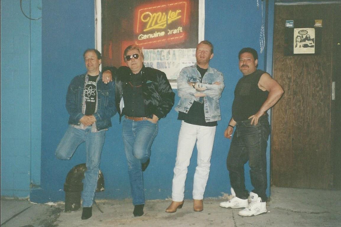 Dan Lynch's West Bar