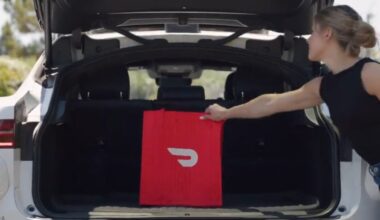 DoorDash launches Waymo delivery service in metro Phoenix...