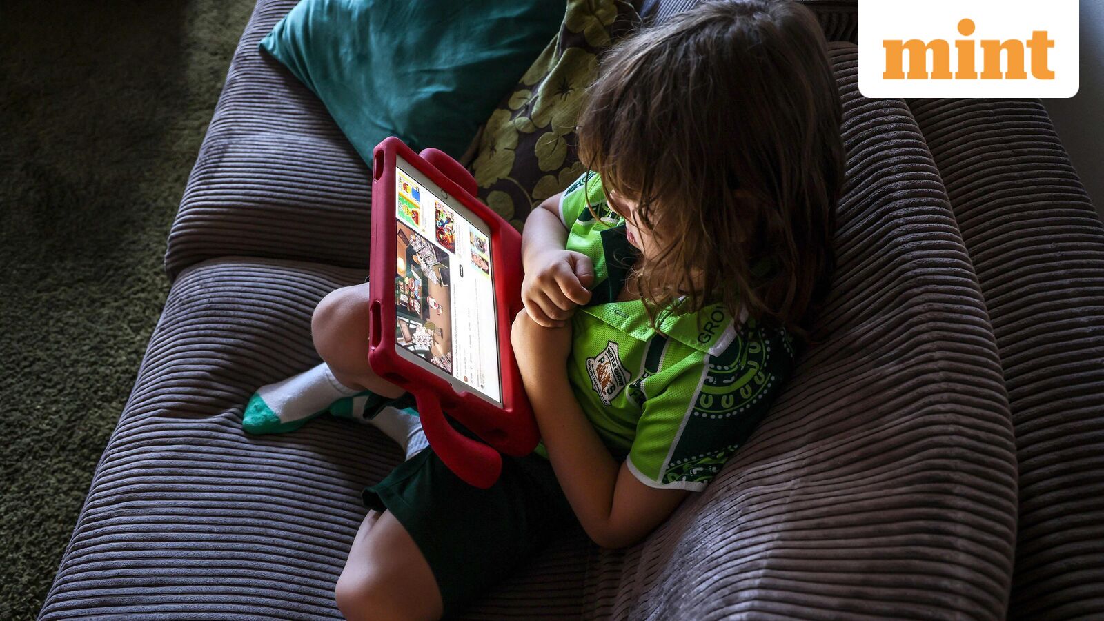 Australia banned young teenagers from social media on December 10, 2025, launching a world-first crackdown designed to unglue children from addictive scrolling on the likes of Facebook, Instagram and TikTok.