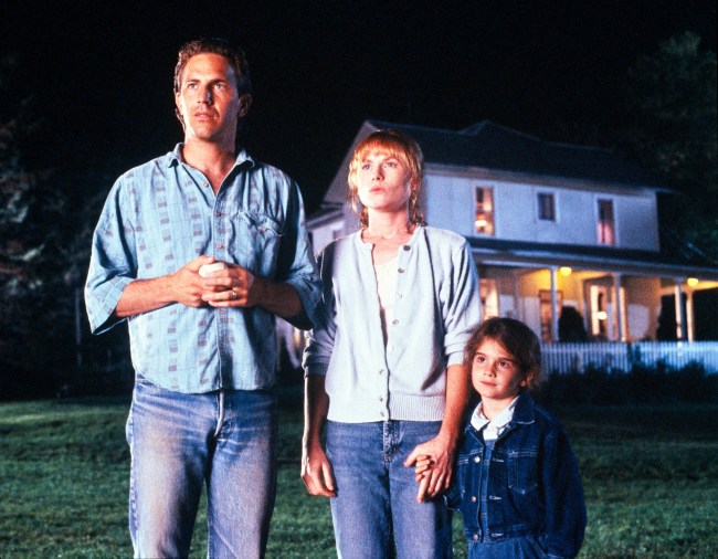 FIELD OF DREAMS, Kevin Costner, Gaby Hoffman, Amy Madigan, 1989. © Universal Pictures/courtesy Everett Collection