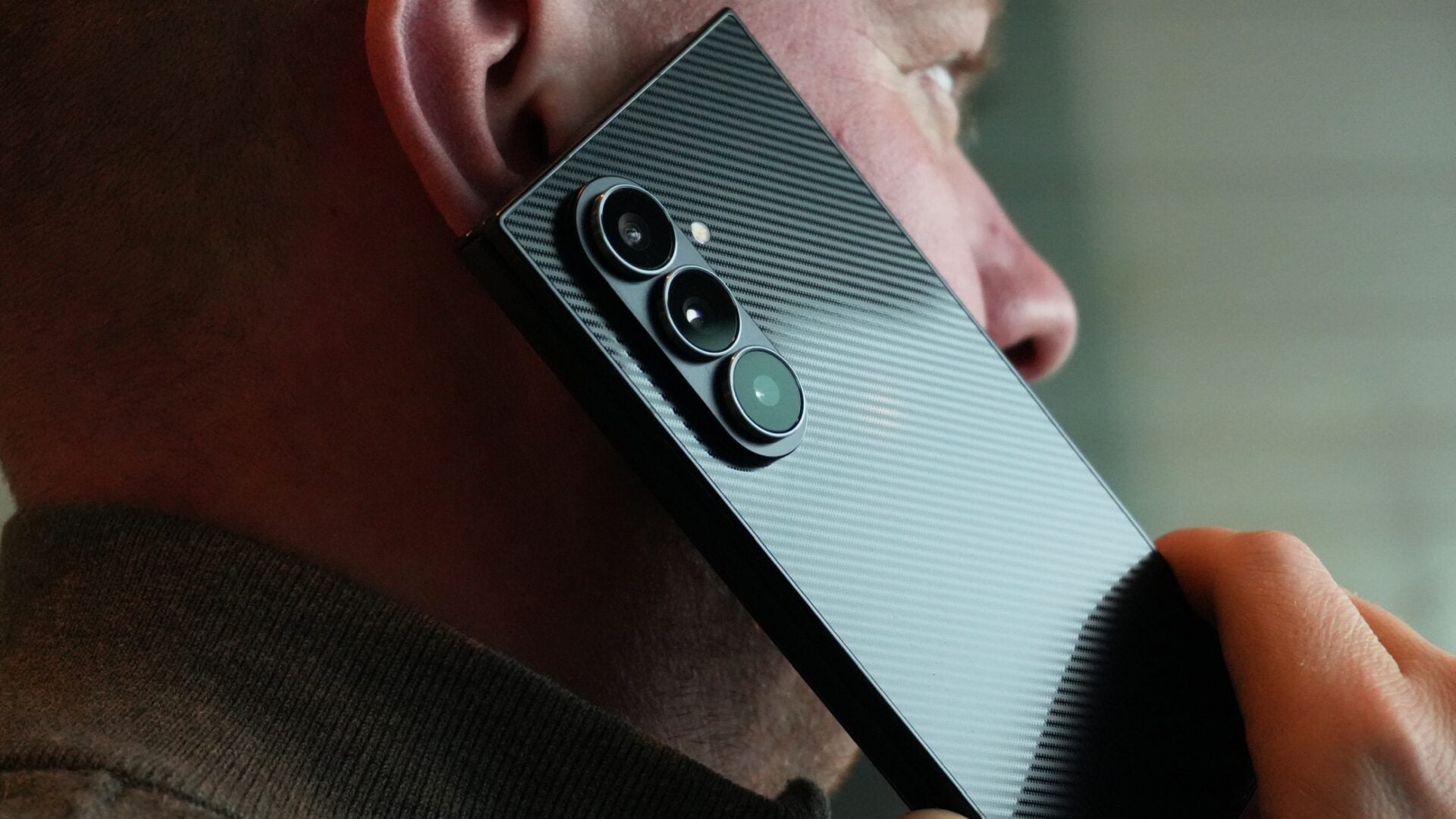 galaxy z trifold carbon-fiber design