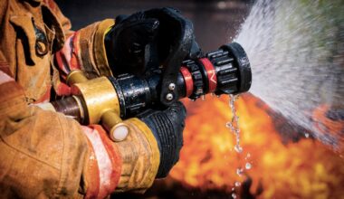 Good Samaritans save couple from San Bernardino fire on Christmas – NBC Los Angeles