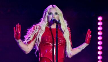 Kesha Showed Up at SF Piano Bar Martuni's Last Night, Performed a Live Number