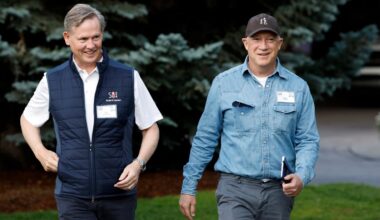 Comcast CEO Reacts to Netflix Warner Bros. Deal