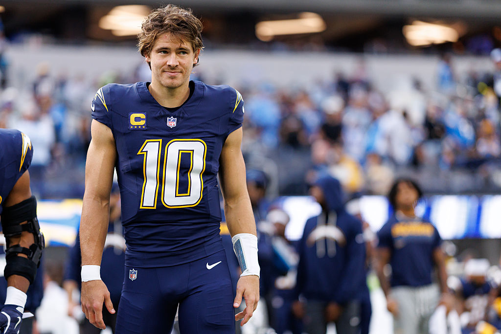 Los Angeles Chargers vs. Philadelphia Eagles prediction, pick for NFL Week 14 on Monday 12/08/25