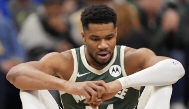 Giannis Antetokounmpo collapses to ground vs. Pistons, Bucks rule out Achilles injury