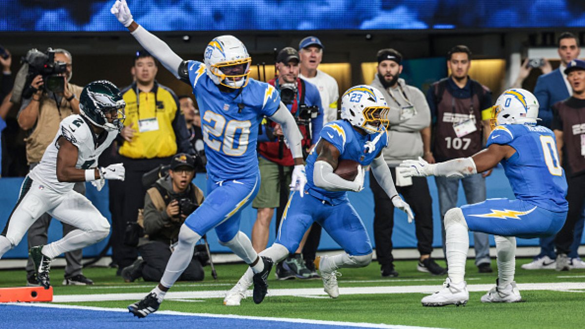 The five best plays from Eagles vs. Chargers on Monday Night Football, as L.A. stuns Philadelphia in overtime – NBC Los Angeles