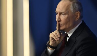 Russian banking crisis is possible amid nonpayments, Kremlin official warns a - Fortune