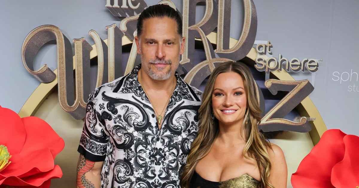 Joe Manganiello and Caitlin O'Connor Leave LA for Hometown Pittsburgh
