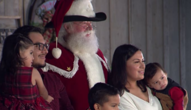 Where to find Santa in San Antonio for your 2025 Christmas photos