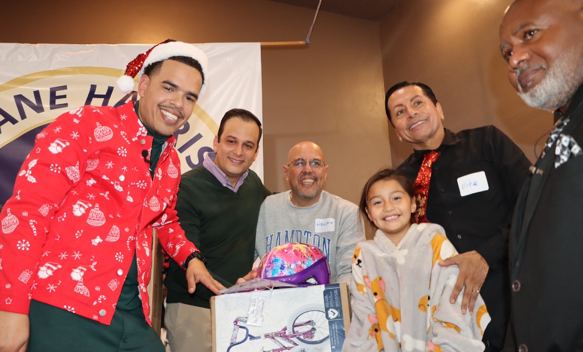 8th Shane Harris Christmas breakfast, gift giveaway lifts spirits
