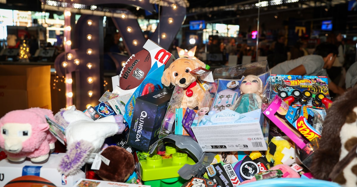 Need food support, free gifts for the holidays? Here’s a list of sites in North Texas