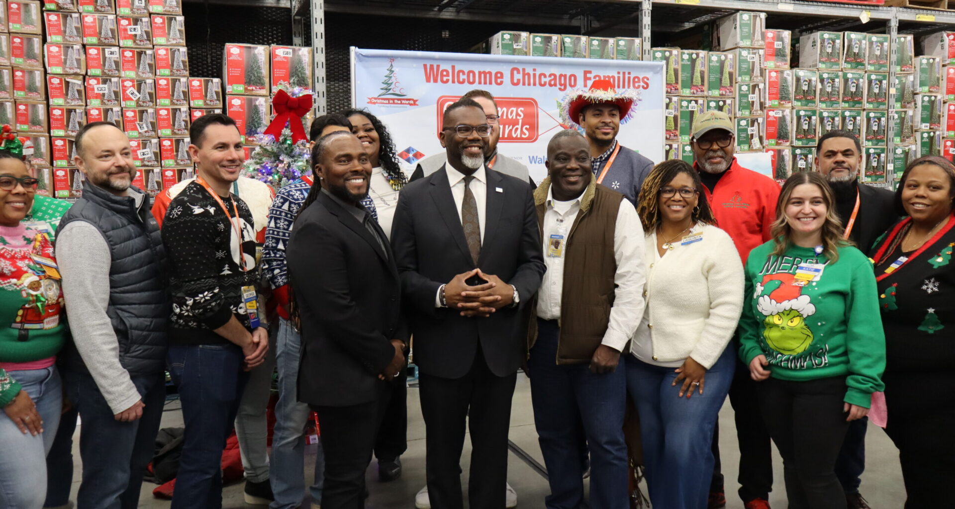 Mayor Brandon Johnson Joins Families for Holiday Shopping at Pullman Walmart