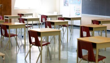 Poor winter driving conditions force school closures in Manitoba - CTV News