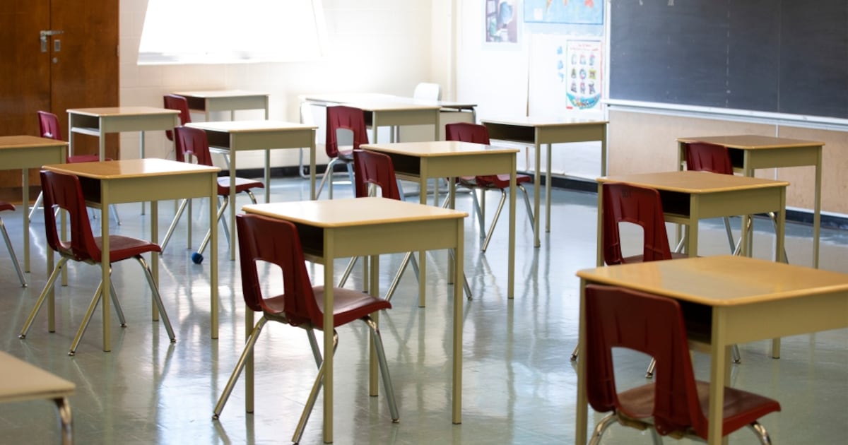 Poor winter driving conditions force school closures in Manitoba - CTV News