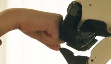 LG teases a new chore-completing home robot