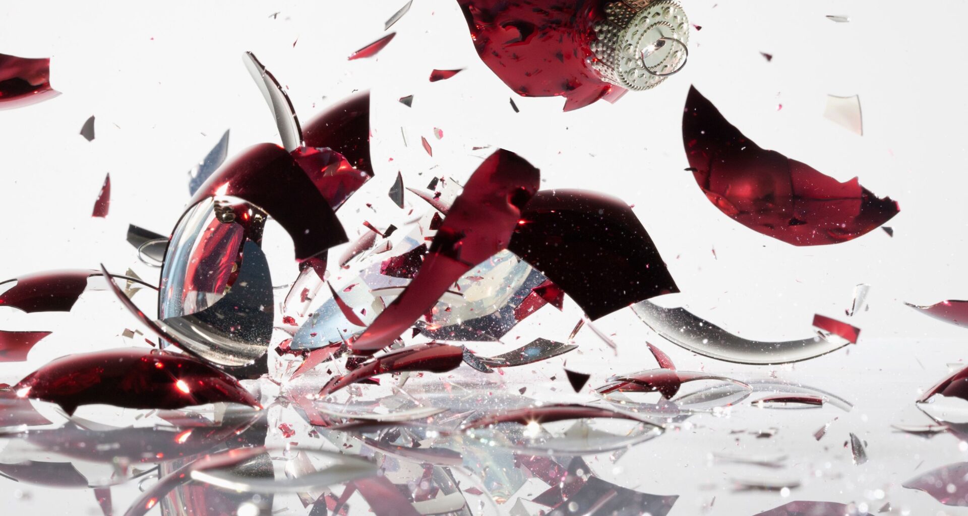 New physics equation describes universal law of how things shatter, from glass to pasta