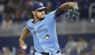 Blue Jays Notes: Helsley, Berrios, Management Extensions