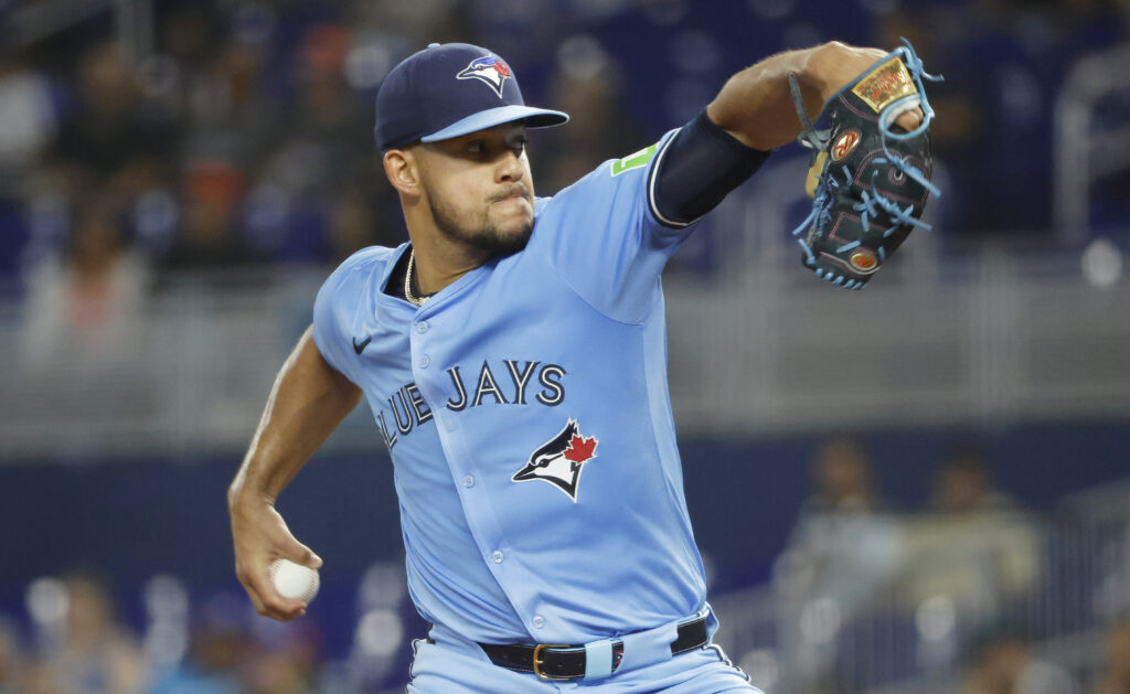 Blue Jays Notes: Helsley, Berrios, Management Extensions