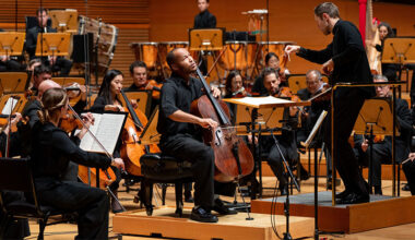Review: LA Phil and Sheku Kanneh-Mason in World Premiere of Edmund Finnis’s Cello Concerto