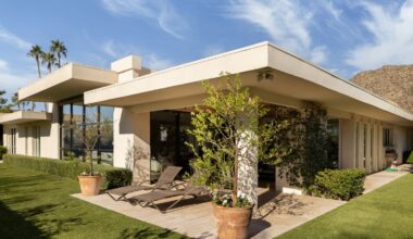 PV Luxury Home Marries Sophistication and Mountain Views