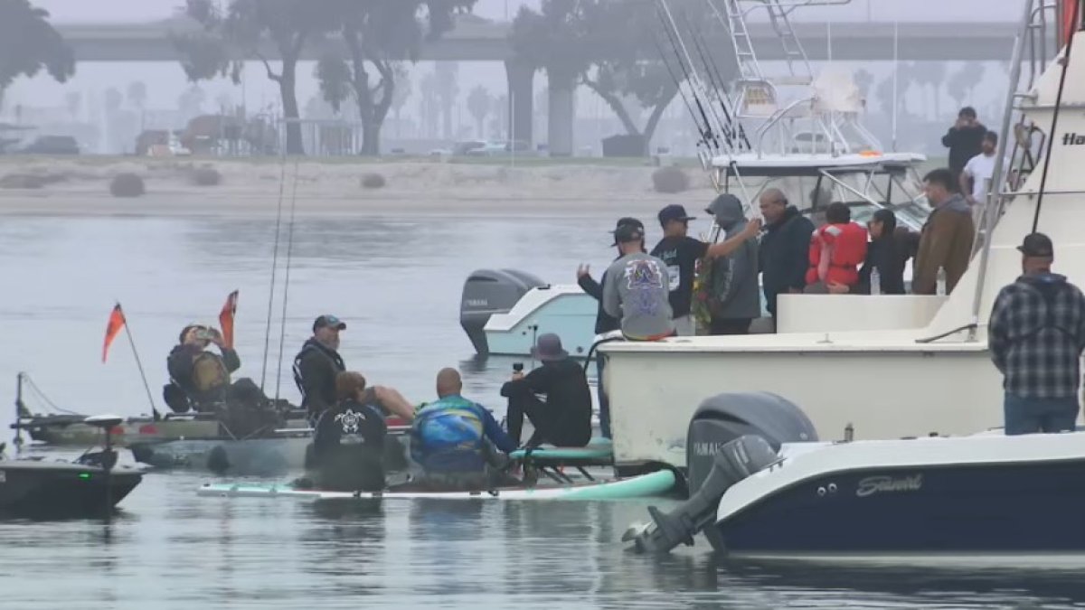 Community hosts paddle out in memory of popular Ocean Beach fisherman – NBC 7 San Diego