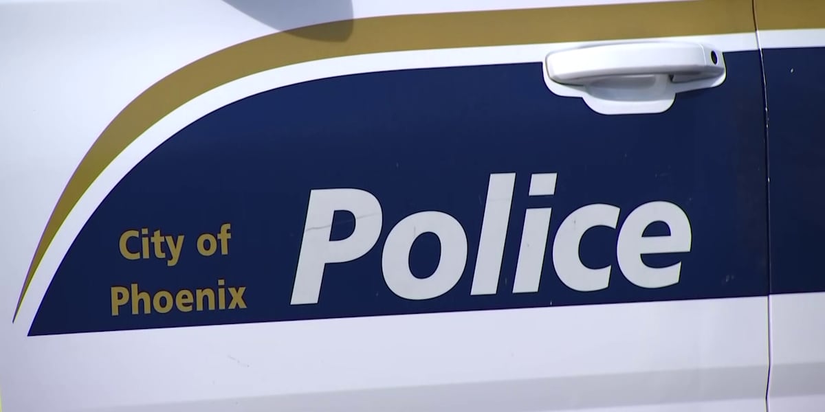 Man hospitalized after being stabbed in Phoenix, police say