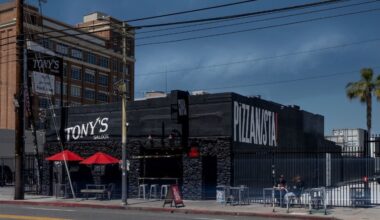 restaurants coming to downtown Phoenix early 2026...