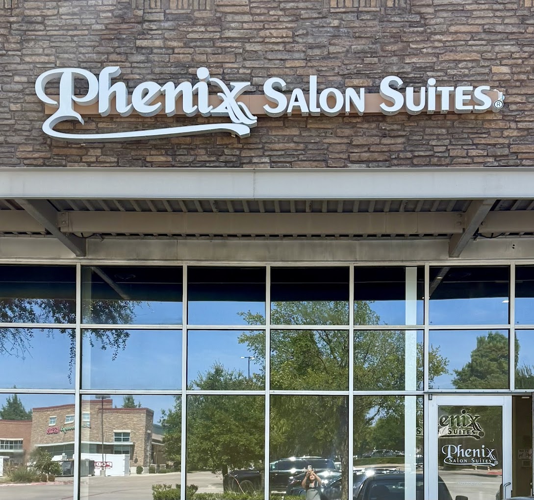 Phenix Salon Suites Opens New Location in Arlington