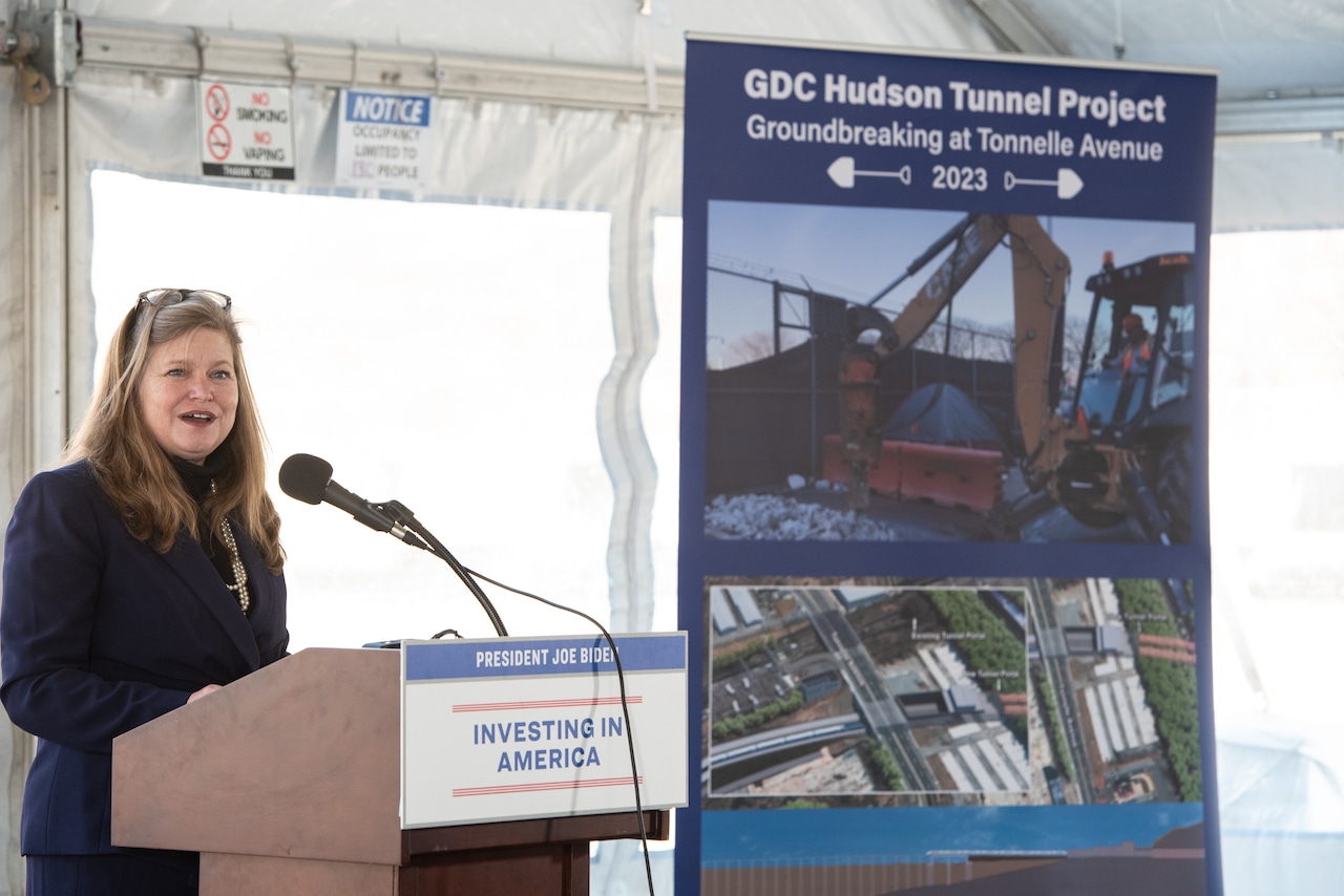 N.Y. governor announces her pick for executive director of the Port Authority