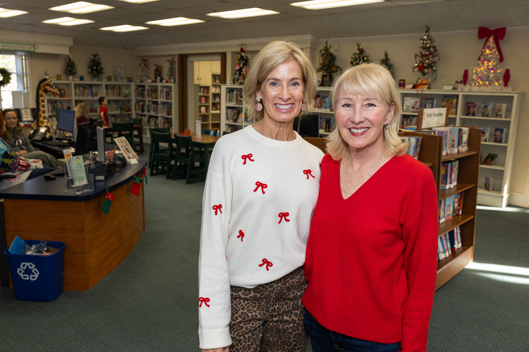 San Diego County Libraries representative Nora Kaiser with RSF Library...