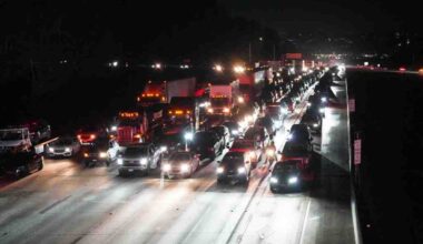 I-5 closure snarled traffic as officers talked with man on bridge. Angry motorists have questions. – San Diego Union-Tribune