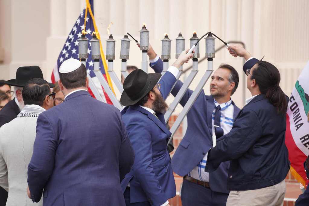San Diego leaders end Hanukkah with rally against hate