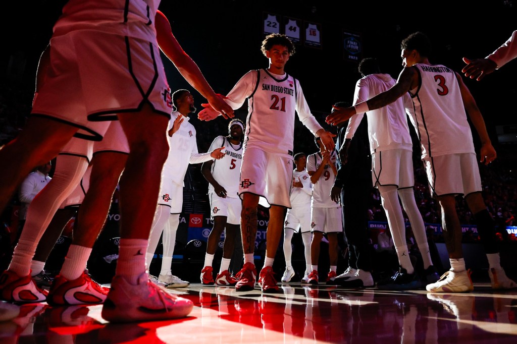Aztecs renew old rivalry with Poets, who visit Viejas for today's 1 p.m. game