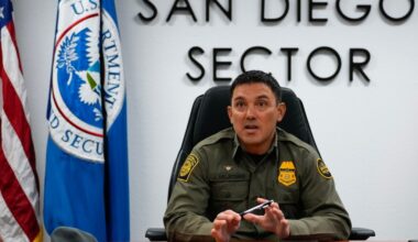 ‘Surplus’ agents should staff kiosks at border – San Diego Union-Tribune