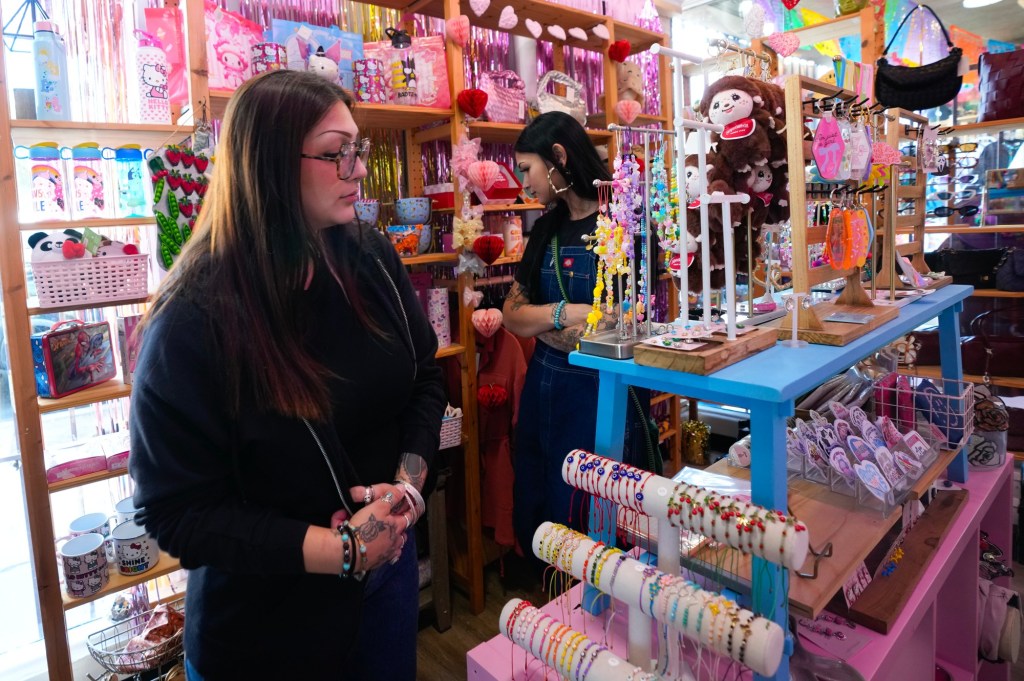 What's open and closed on Christmas Eve and Christmas Day