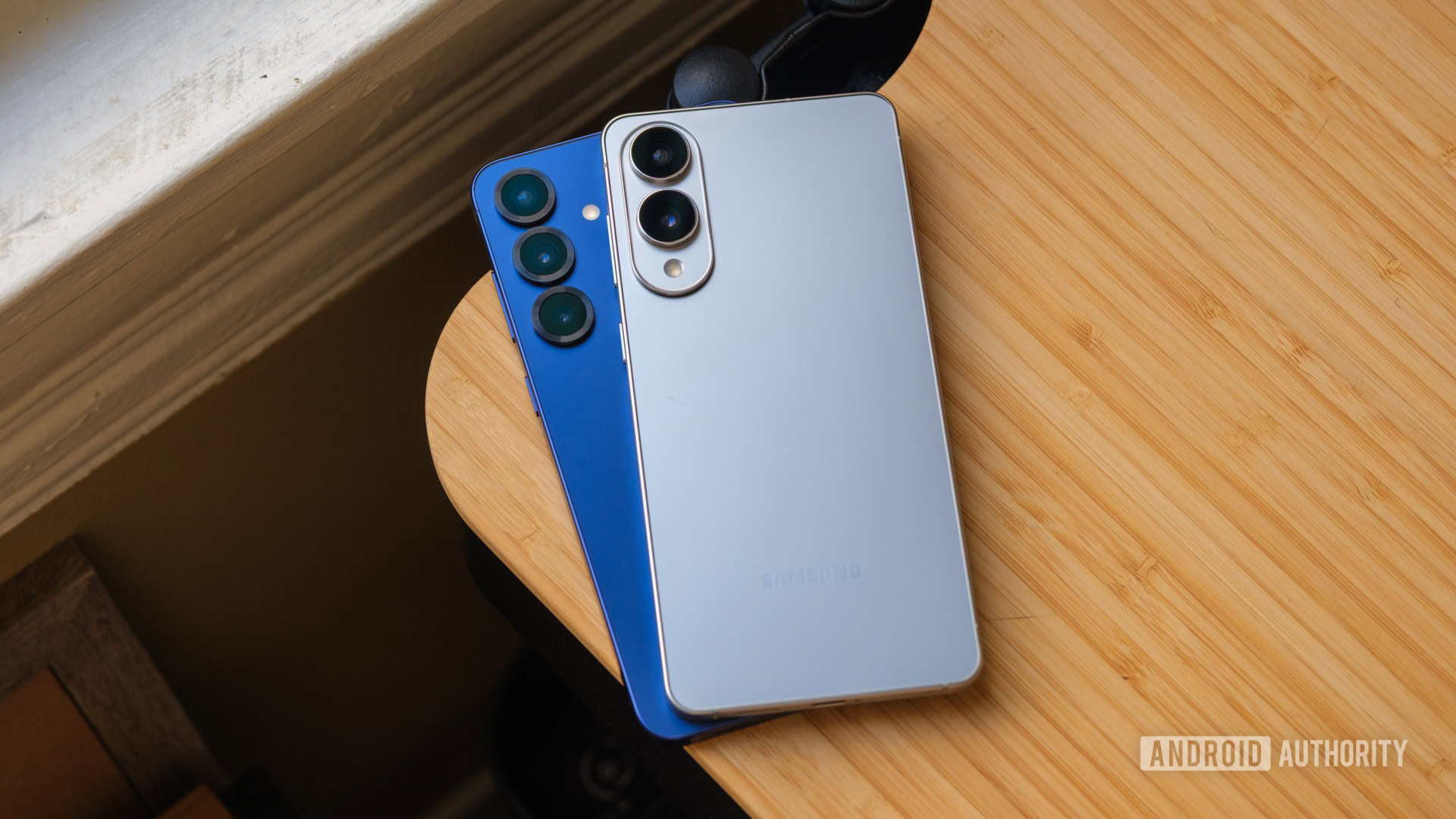 Samsung Galaxy S25 Plus vs Galaxy S25 Edge laying flat