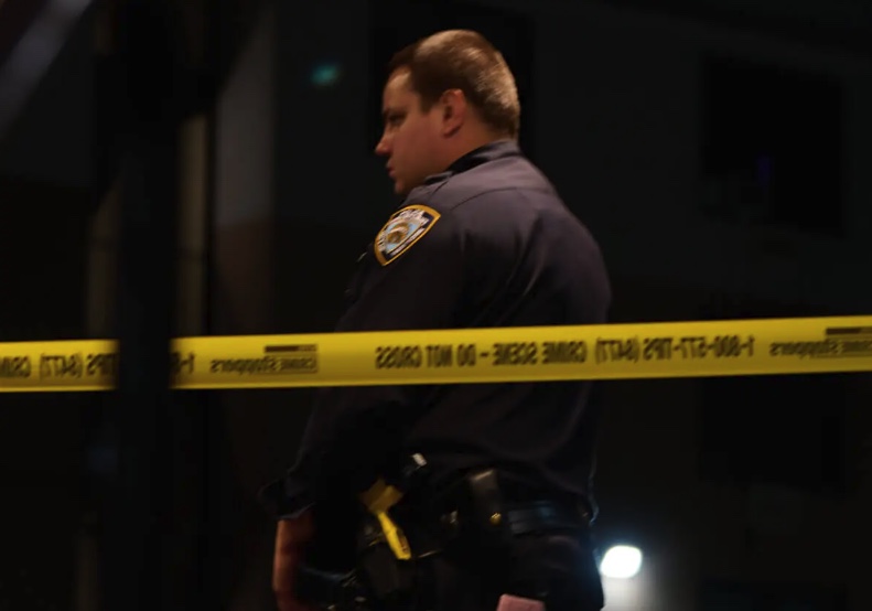 Man attacked on A train after argument over seat bump, cops say – amNewYork