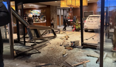 Car crashes into Yellowknife hotel on Christmas Eve
